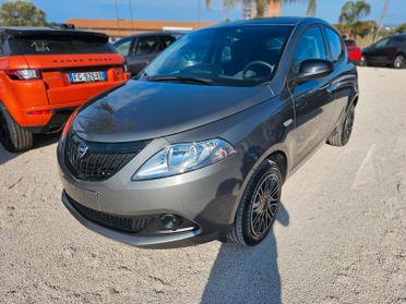 Lancia Ypsilon 1.0 FireFly 5 porte S&S Hybryd Gold