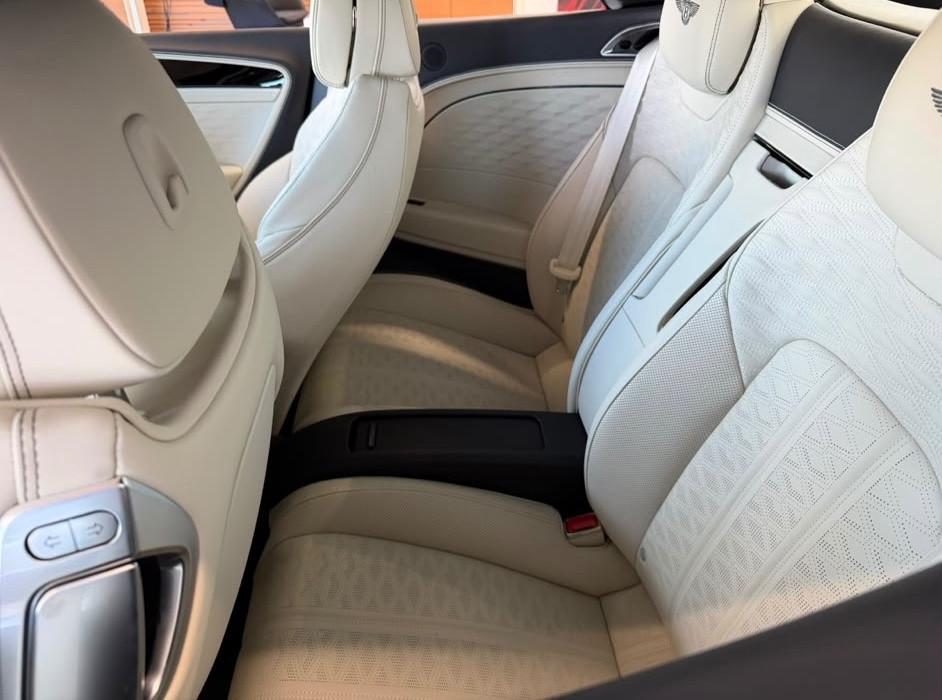 Bentley Continental GTC V8 Hybrid Mulliner
