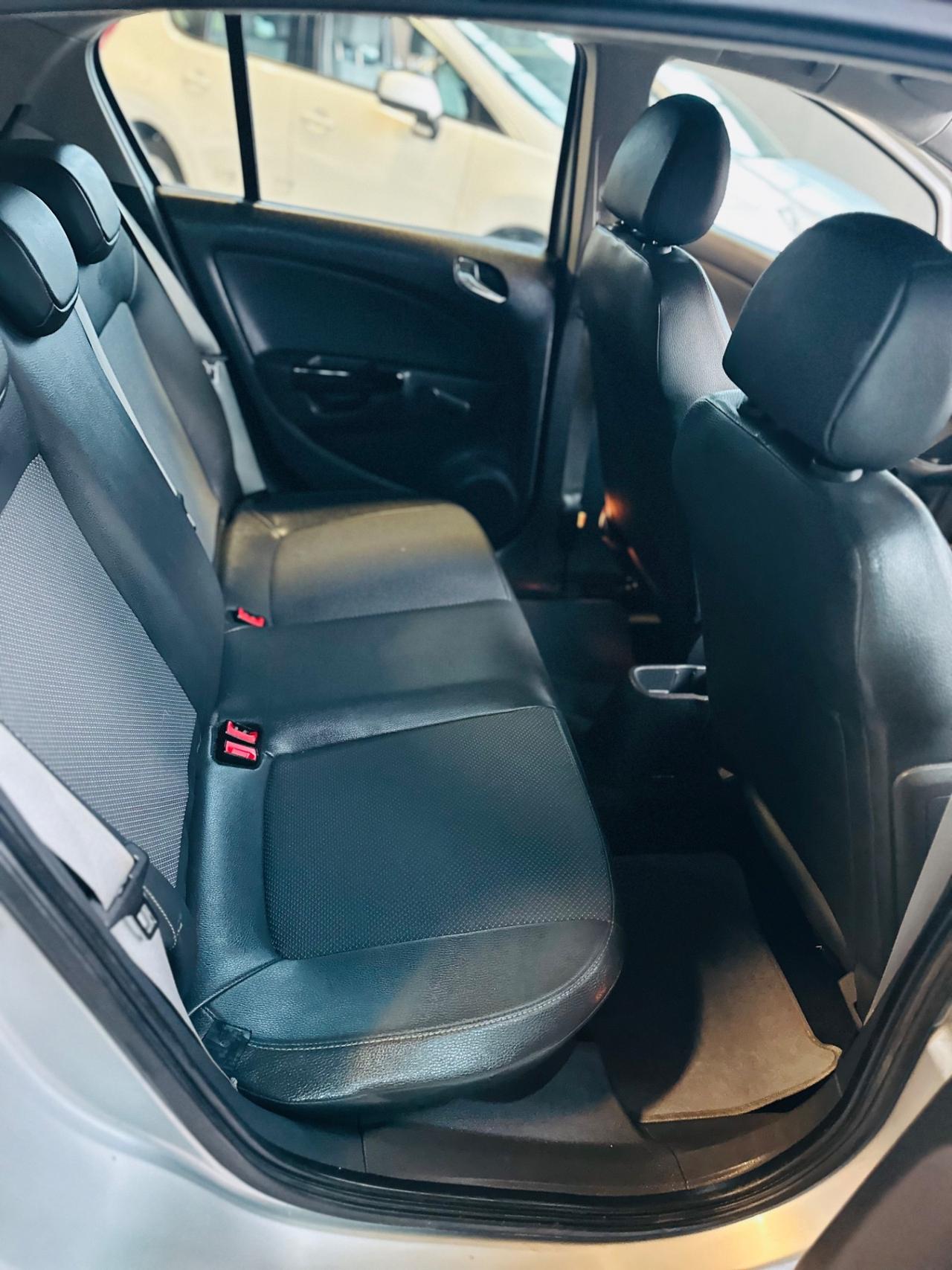 Opel Corsa 1.2 5 porte Cosmo