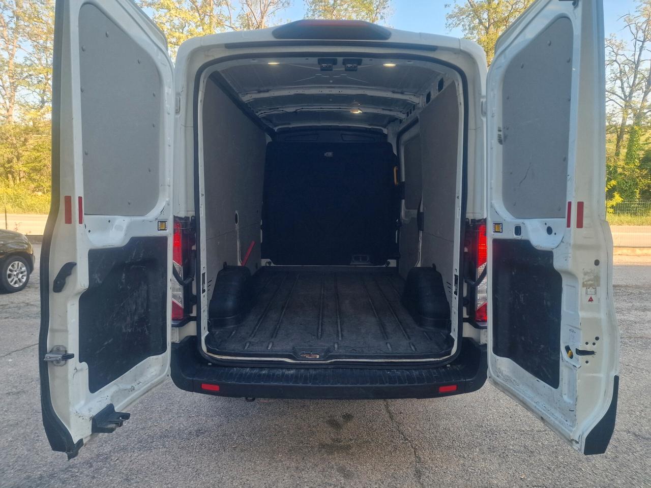 Ford Transit 350 L2H2 2.0 EcoBlue 170 CV – Motore NUOVO 0 KM
