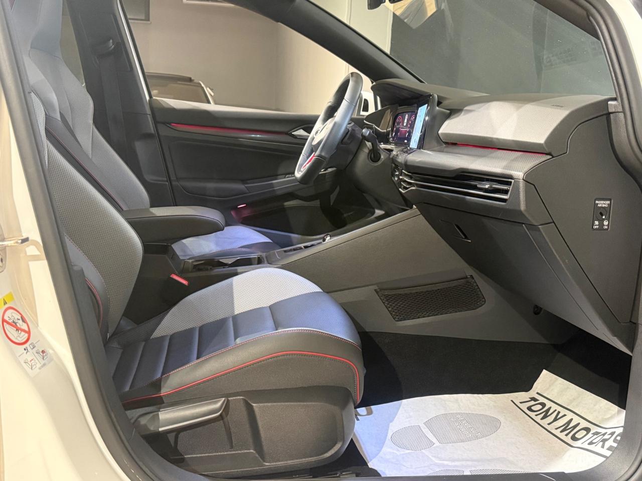 Volkswagen Golf GTI 2.0 TSI BlackStyle