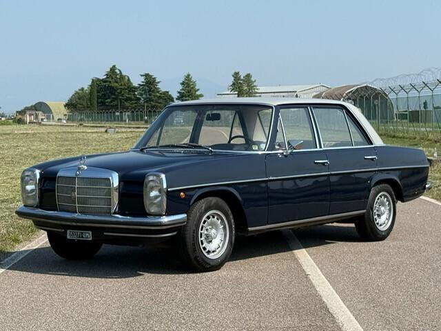 Mercedes 200/8 W115 '68 Prima Serie