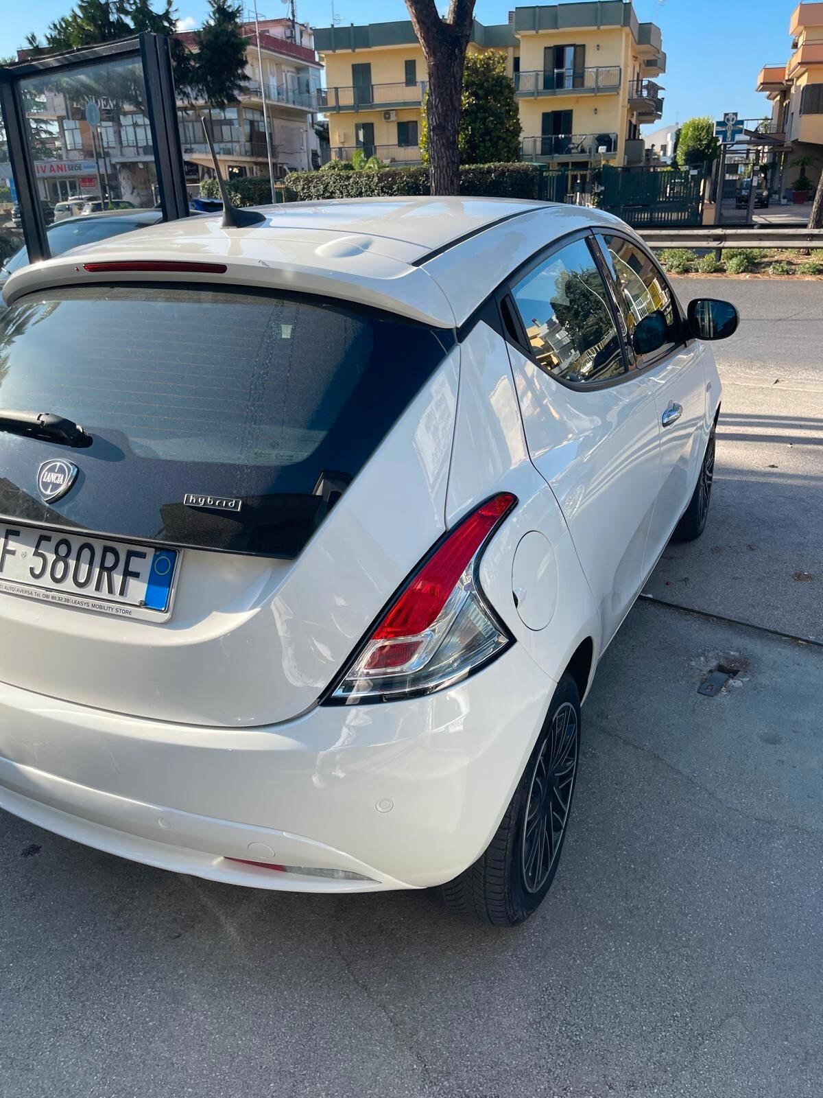 Lancia Ypsilon 1.0 FireFly 5 porte S&S Hybrid Ecochic Gold