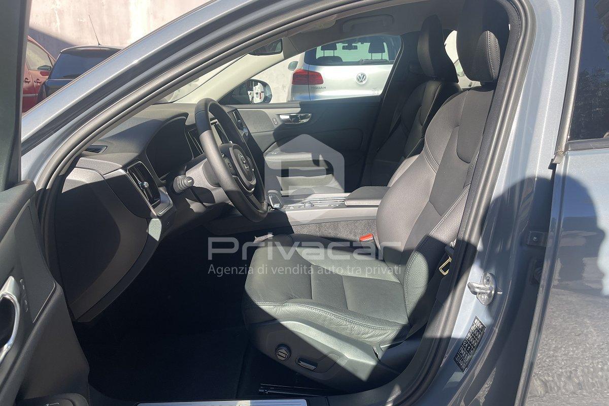 VOLVO V60 B4 (d) automatico Ultimate Dark