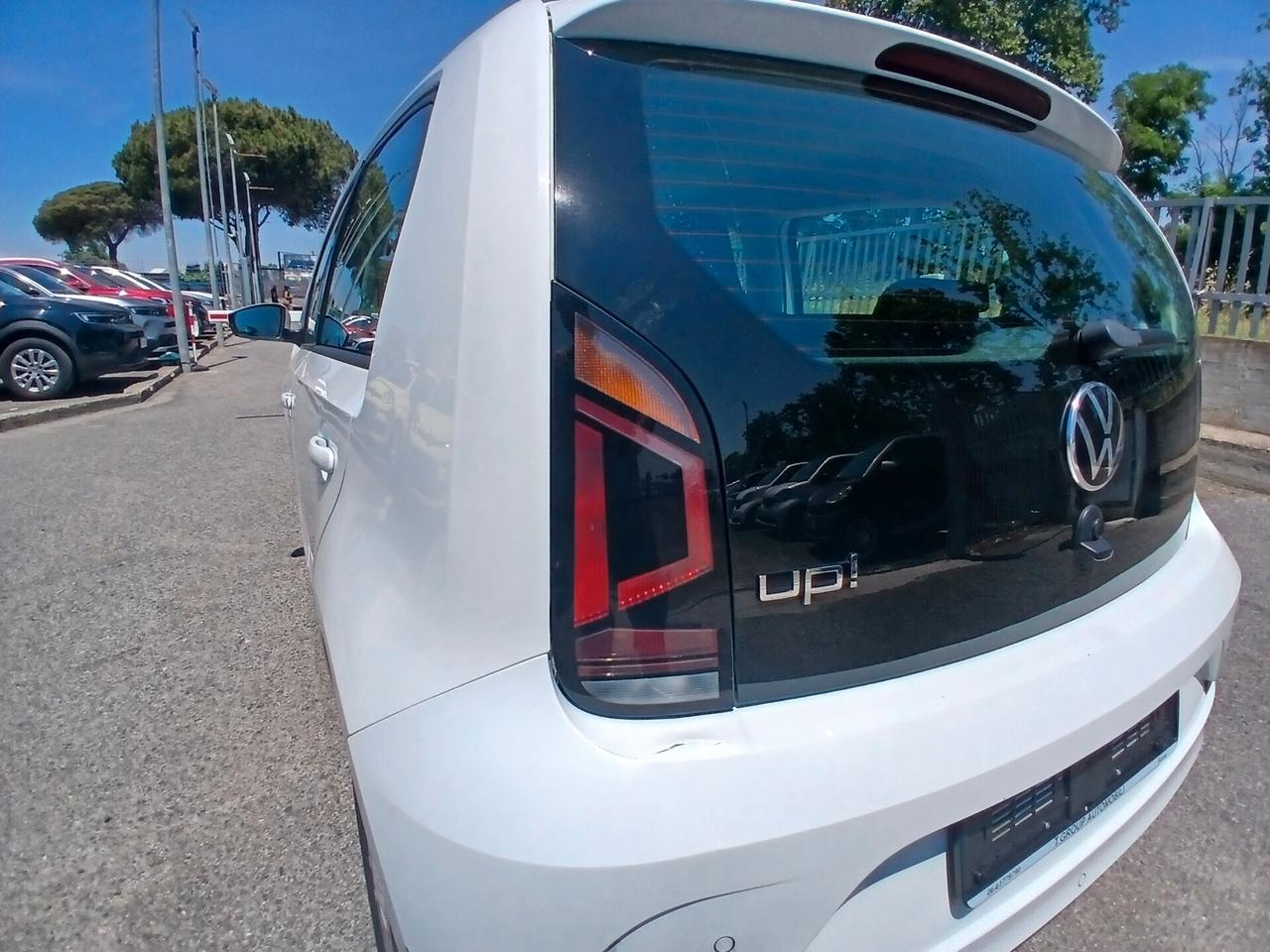 Volkswagen 1.0 5p. EVO beats up! BlueMotion Technology