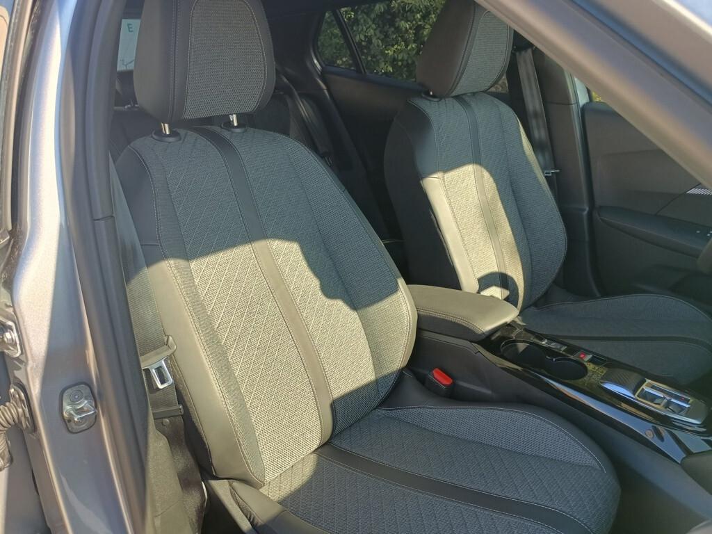 Peugeot 2008 1.5 BlueHDi 130cv EAT8 Allure