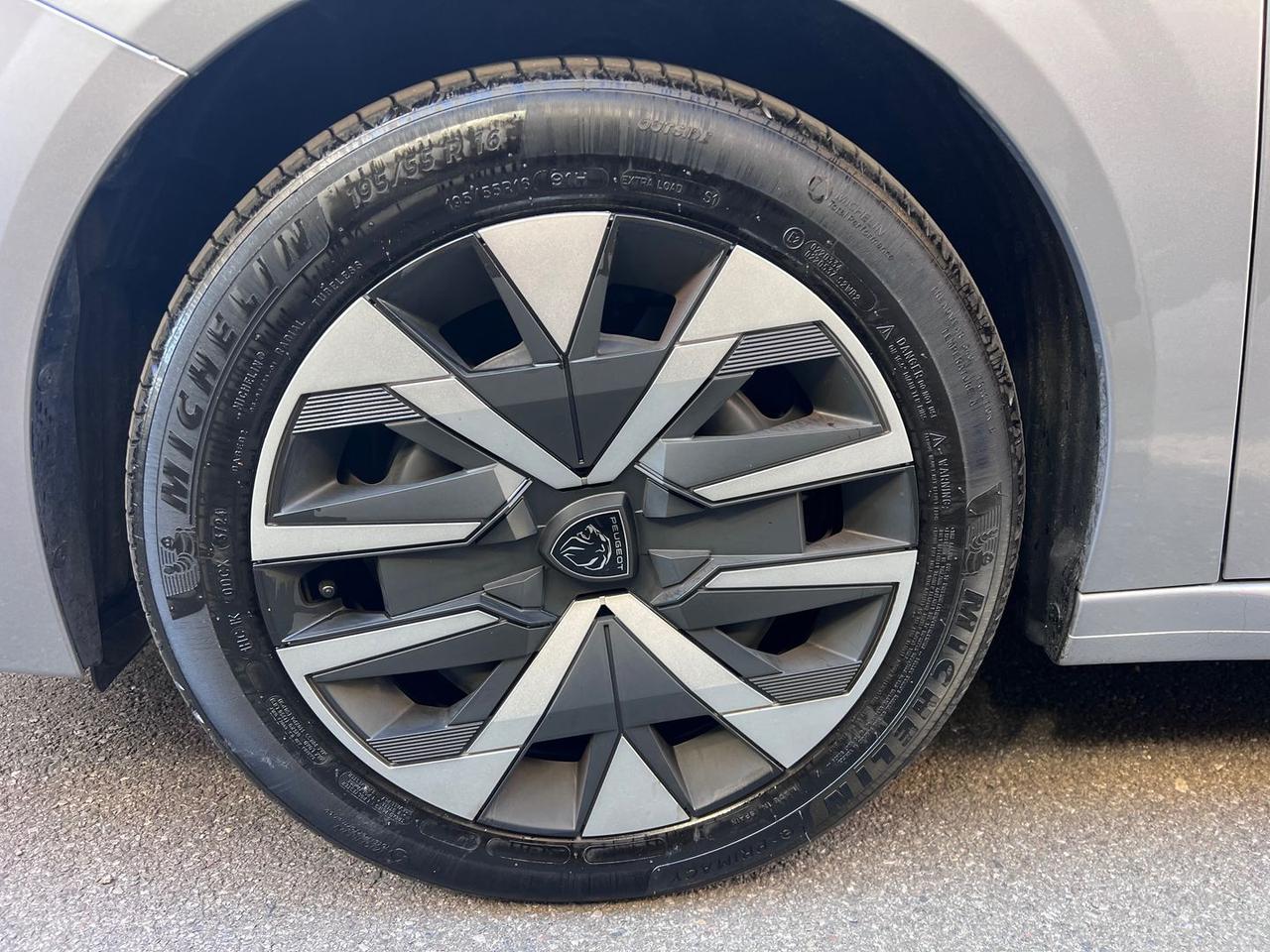 Peugeot 208 1.2 PureTech 75 Style #10280