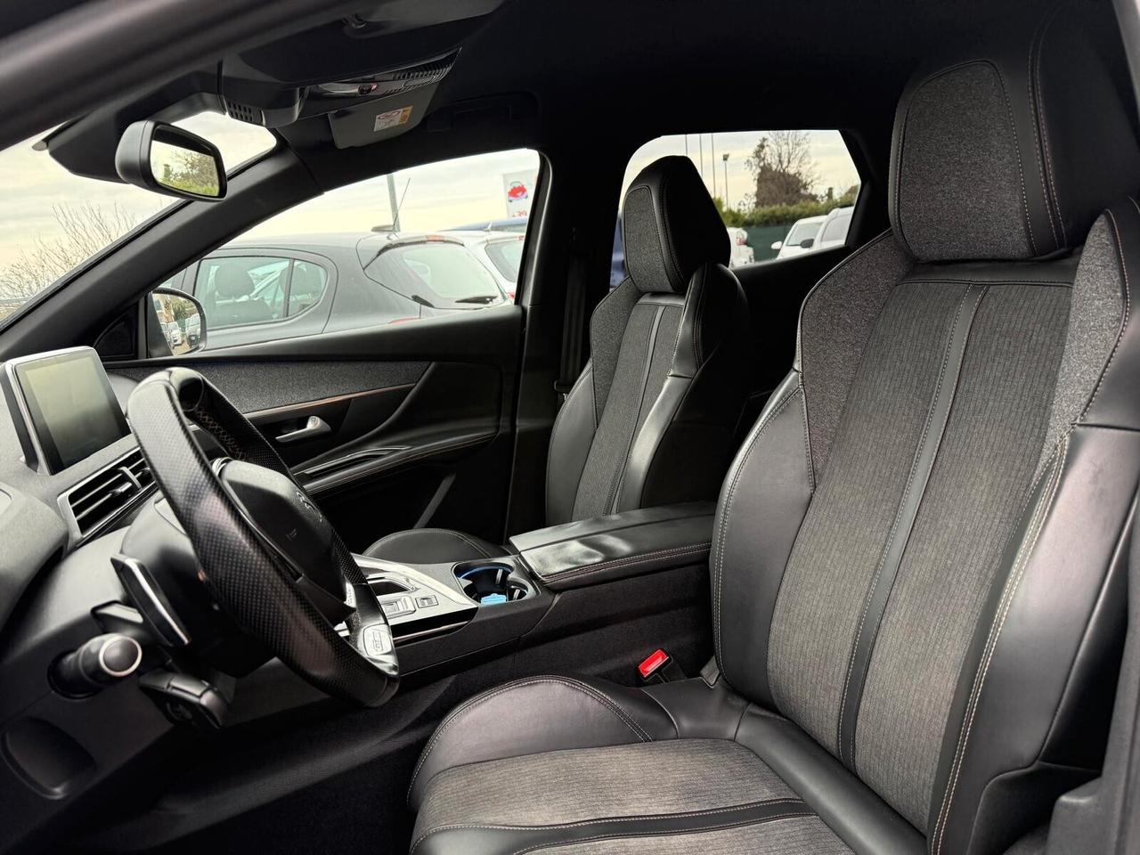 Peugeot 3008 1.5 Diesel Cambio Automatico Neopatentati