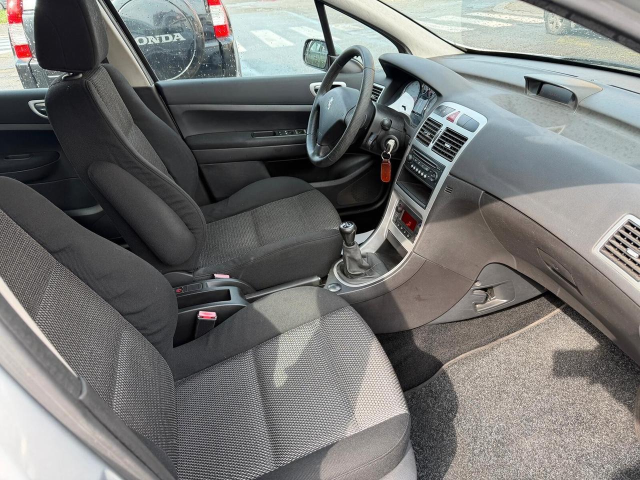 Peugeot 307 1.6 16V 5p. XT