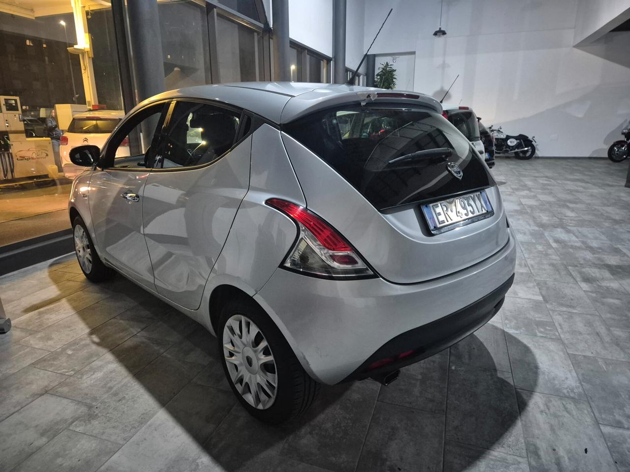 Lancia Ypsilon 1.2 69 CV 5 porte