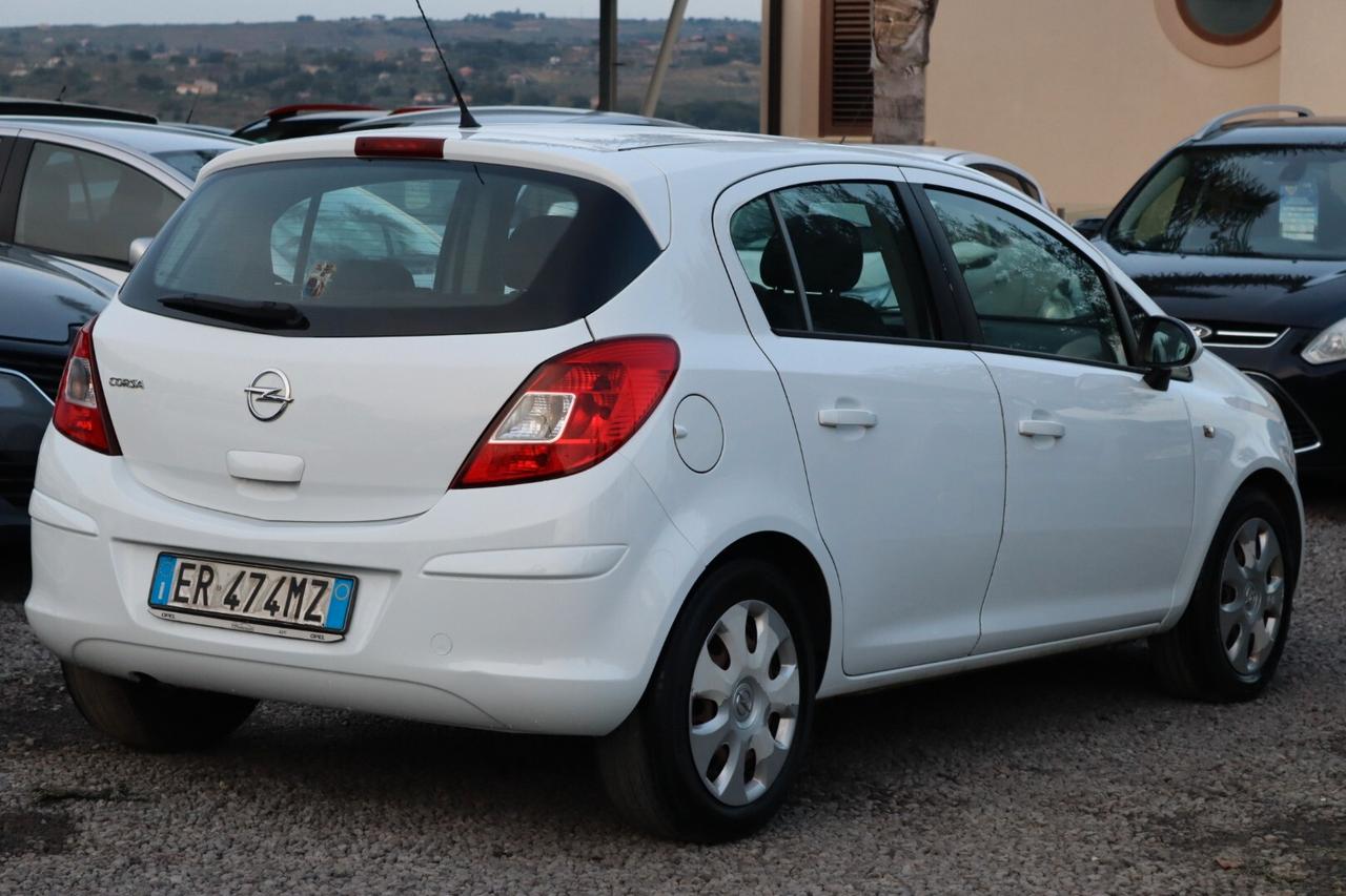 Opel Corsa 1.2 5 porte Sport