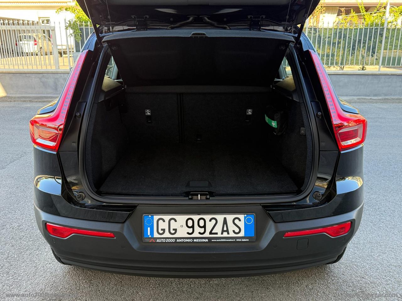 VOLVO XC40 T2 Momentum Core