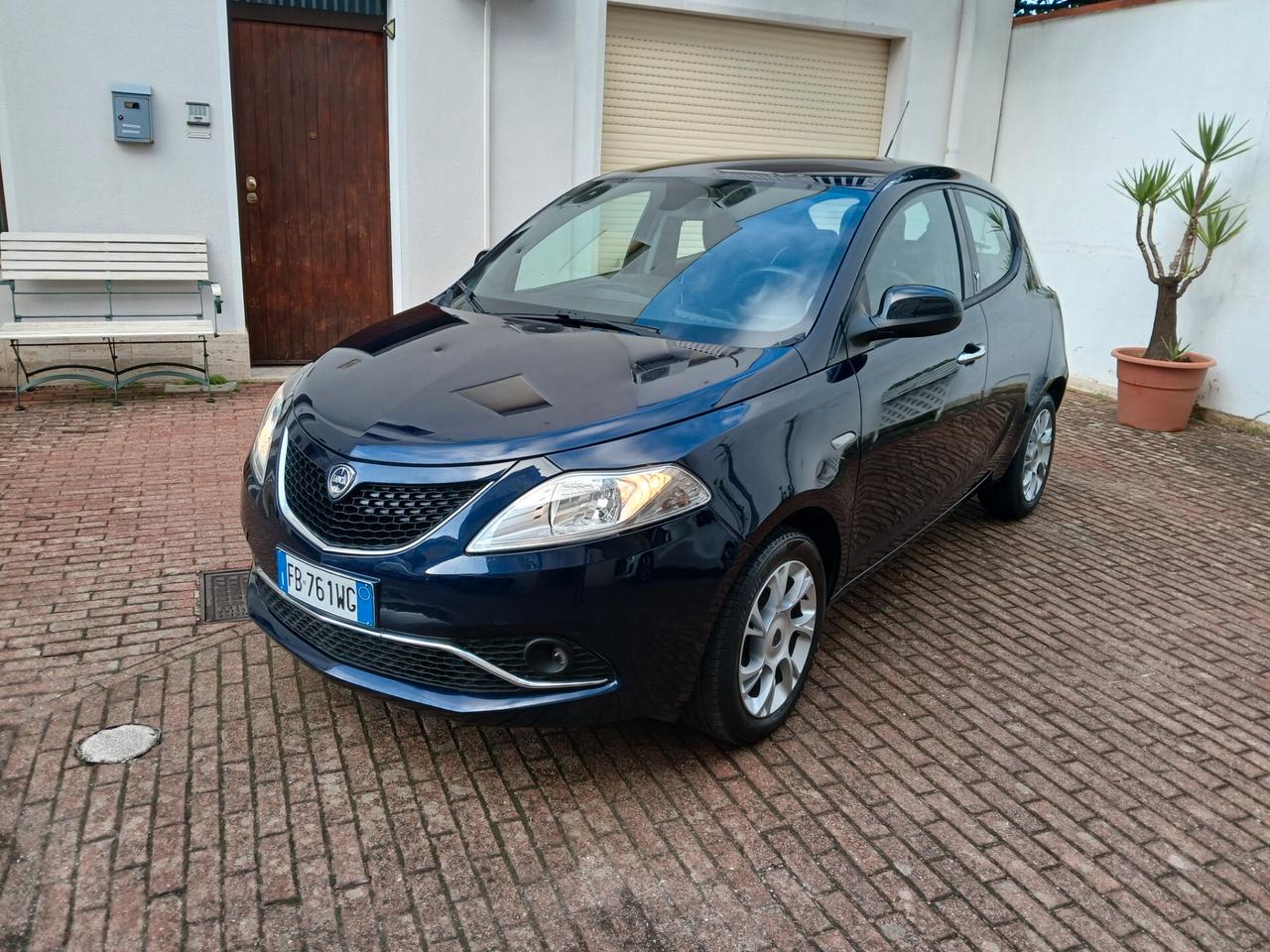 Lancia Ypsilon 1.2 Gold
