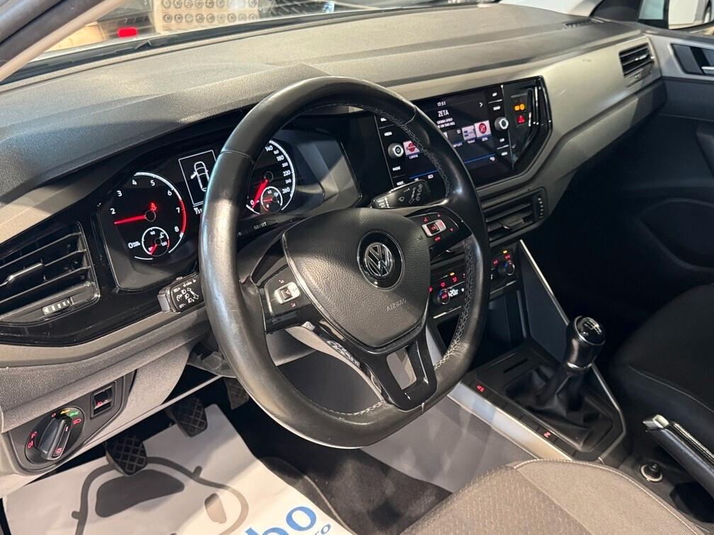 Volkswagen Polo 5p 1.0 tsi Comfortline 95cv App conn 15" Neopat