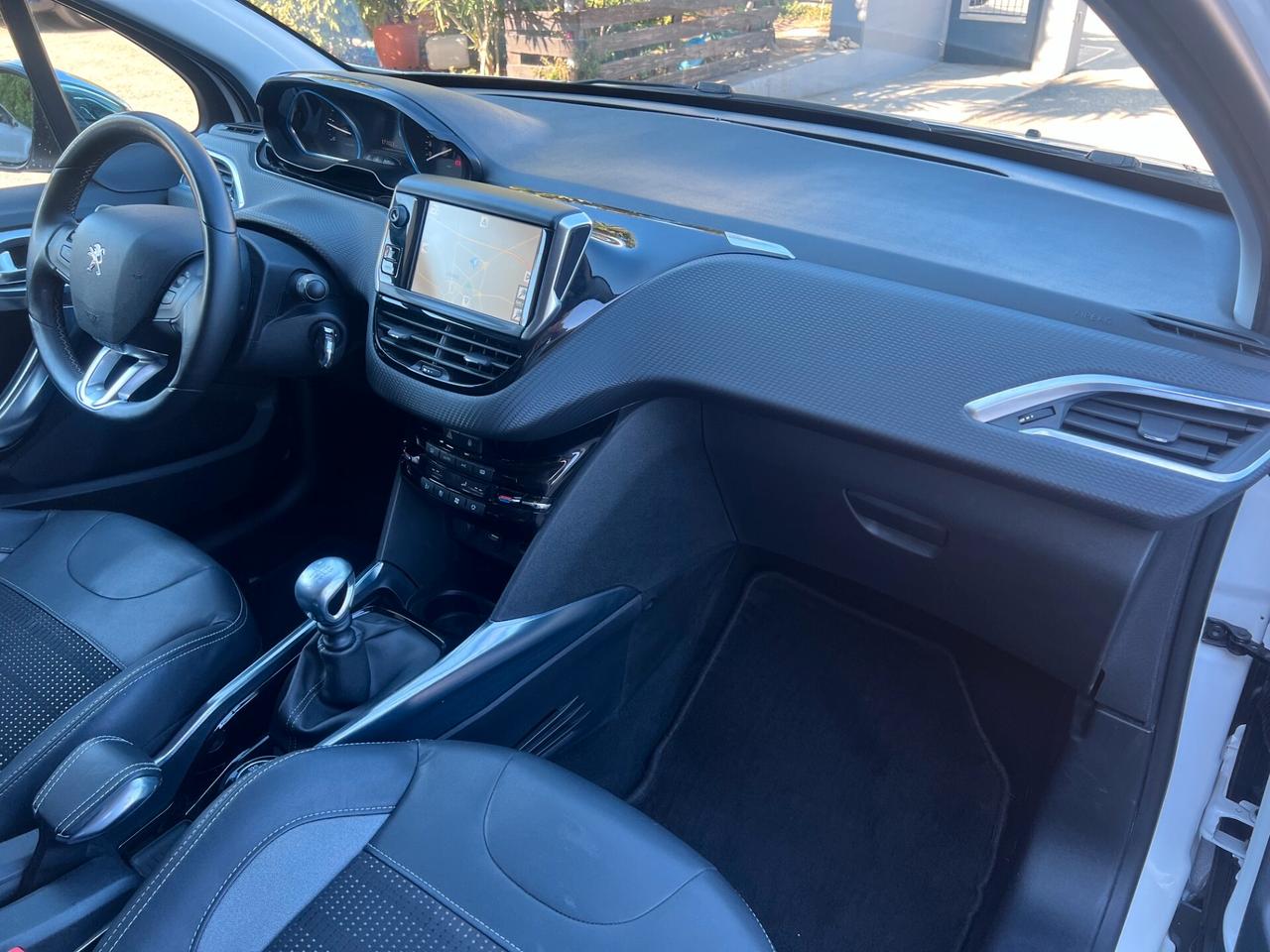 Peugeot 2008 1.6 e-hdi 115cv ALLURE NAVI/PELLE/16; PERFETTA!