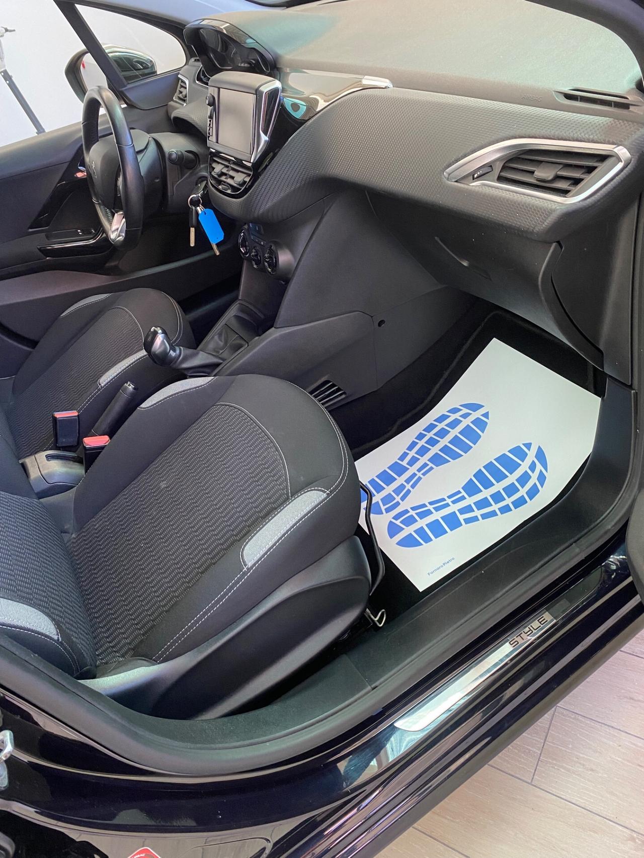 Peugeot 208 puretech Style