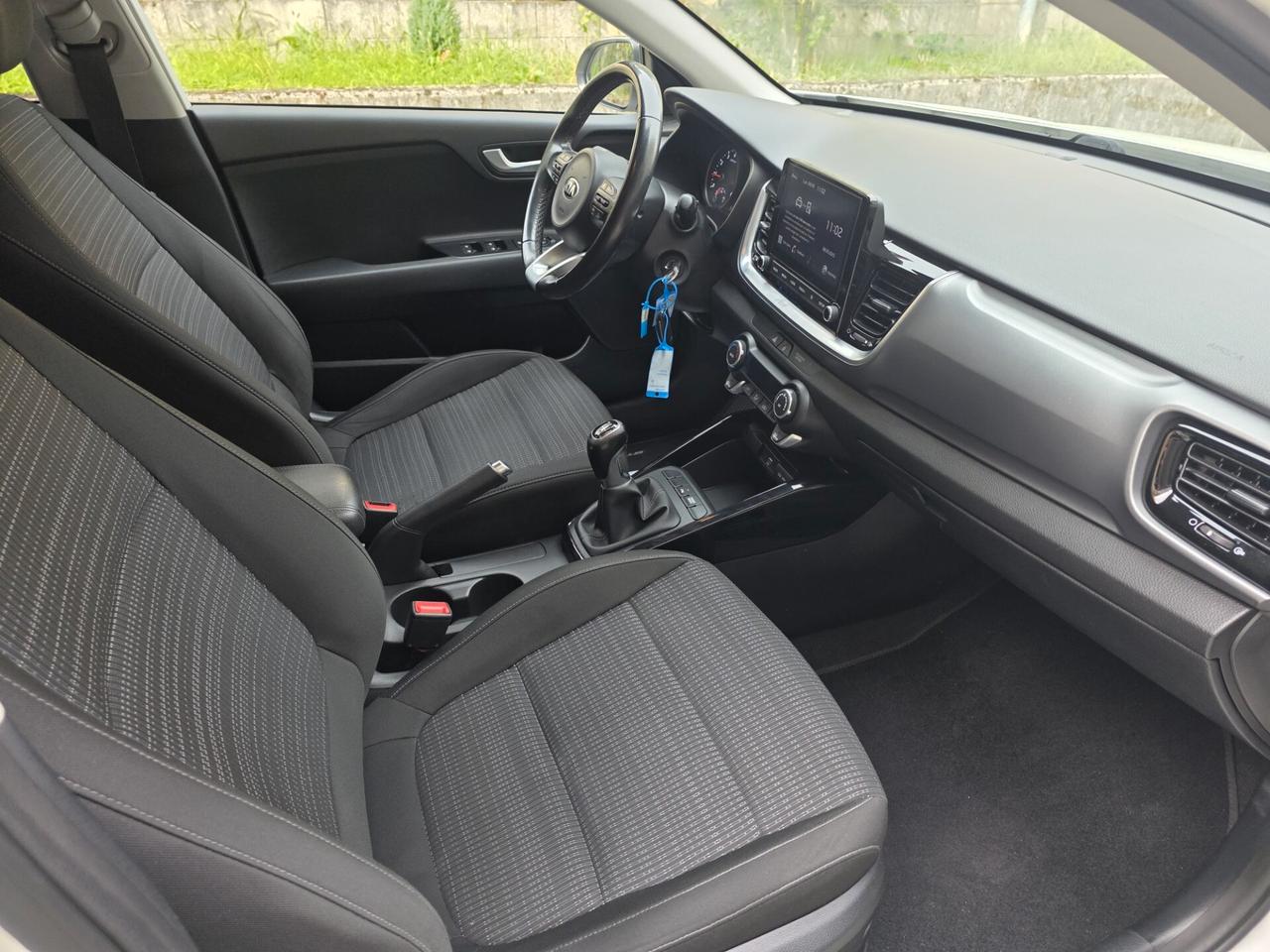 Kia Stonic 1.0 T-GDi 100cv hybrid GT Line