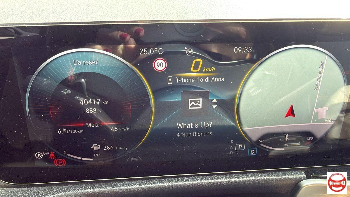 MERCEDES - GLB 200 d Premium auto