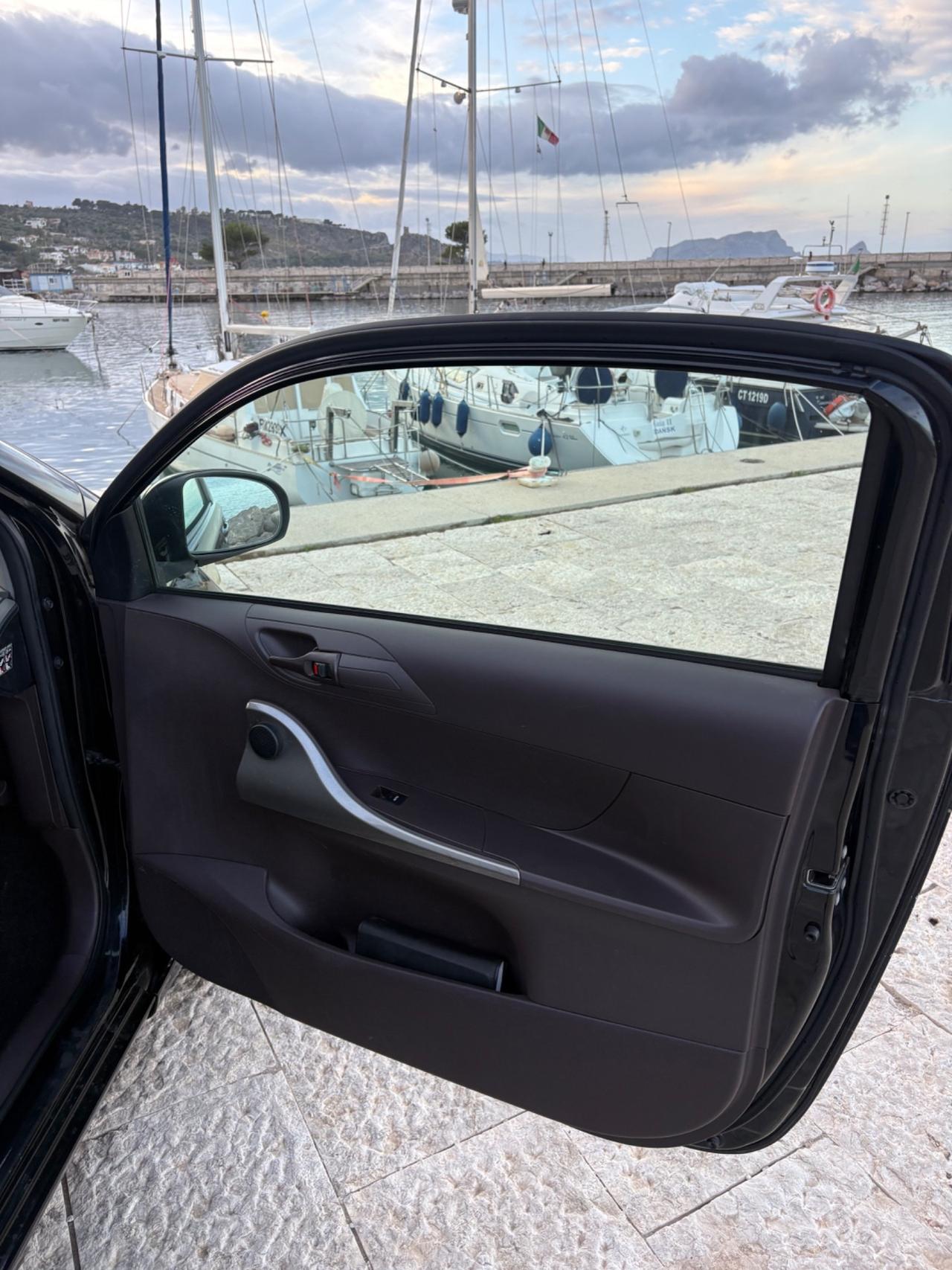 Toyota iQ unica proprietaria automatica