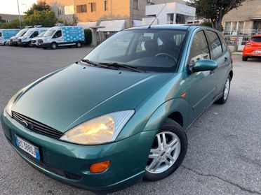 Ford Focus 1.6i benzina uni prop