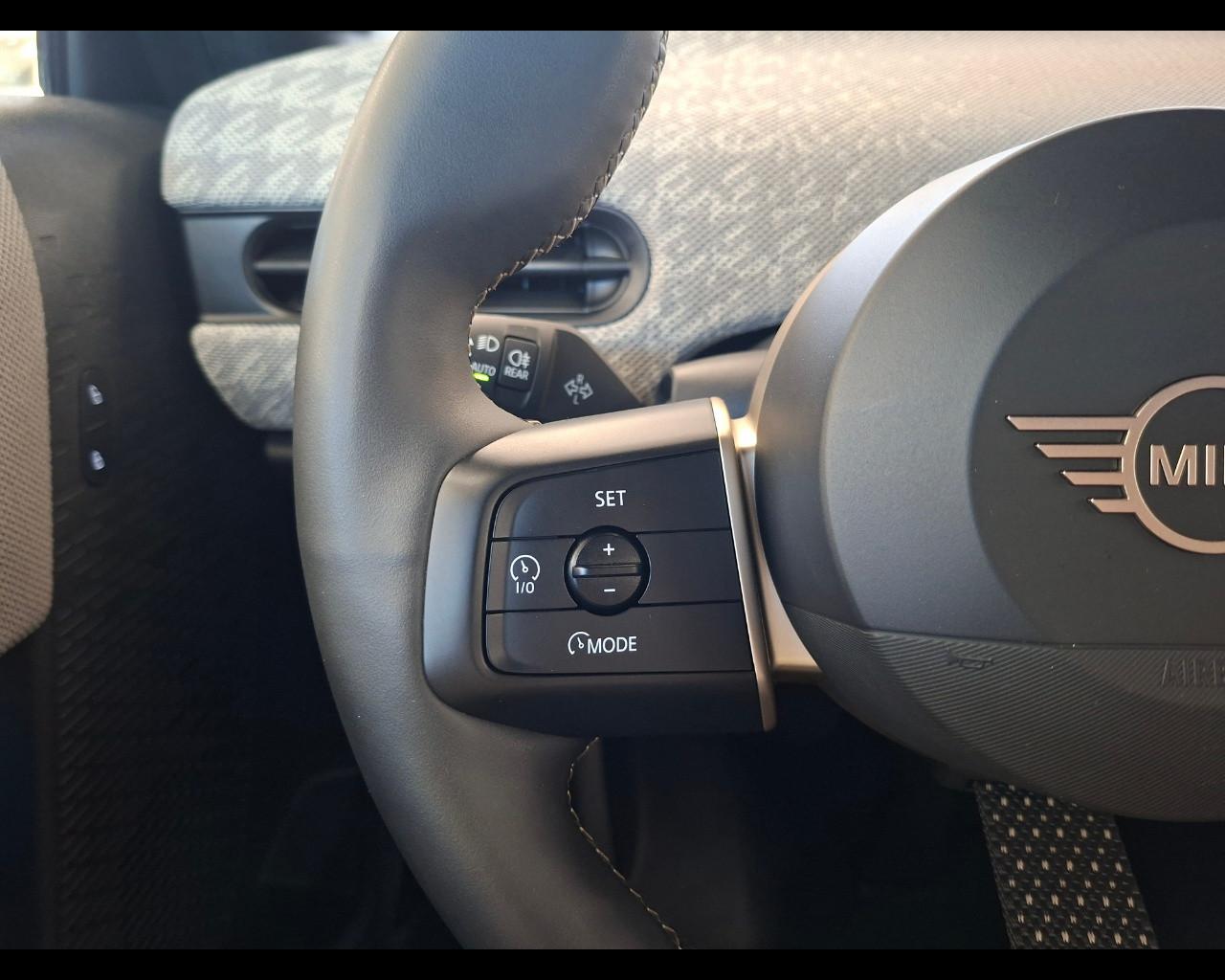 MINI Mini CooperCbr(F67) - Mini Cooper C Favoured Cabrio