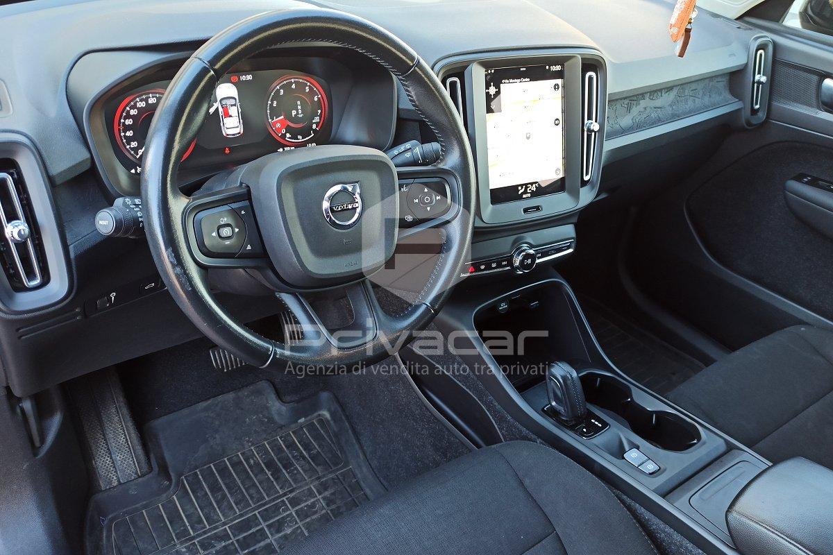 VOLVO XC40 T2 Geartronic Momentum Core