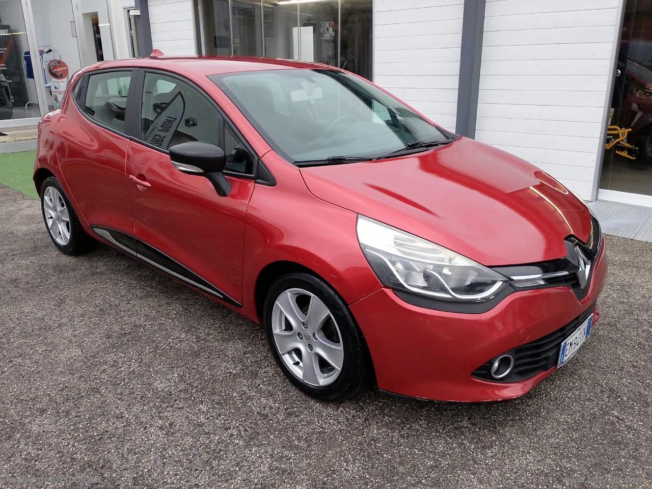 RENAULT Clio 1.2 75 CV 5p. Wave