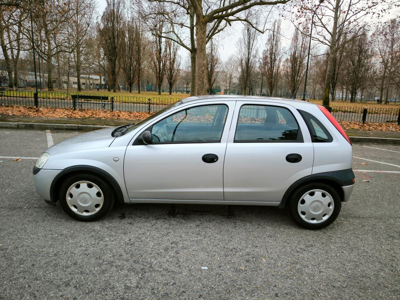 Opel Corsa 1.0i 12V cat 5 porte