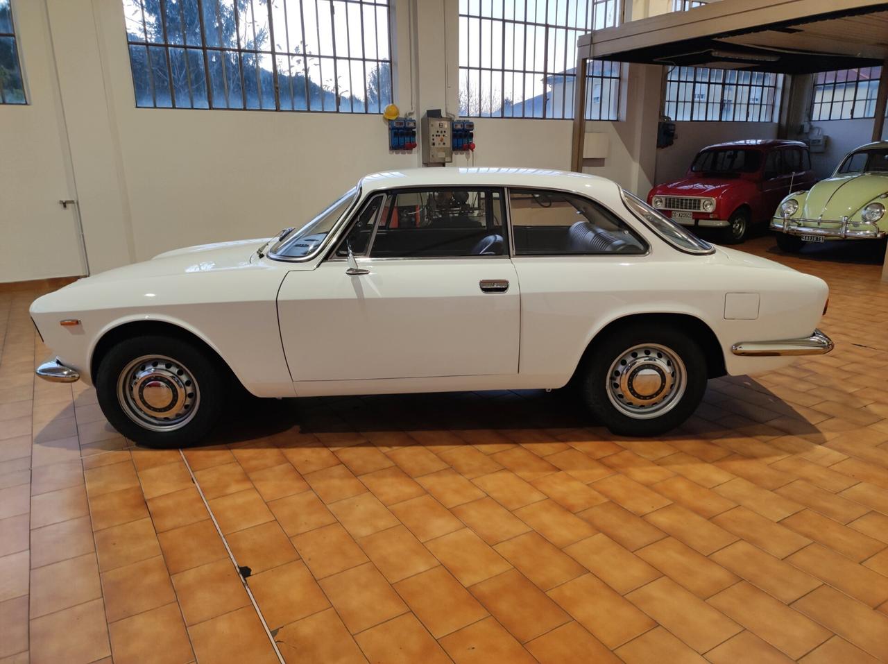 Alfa Romeo GT Gt1300Junior - Scalino - Restauro totale