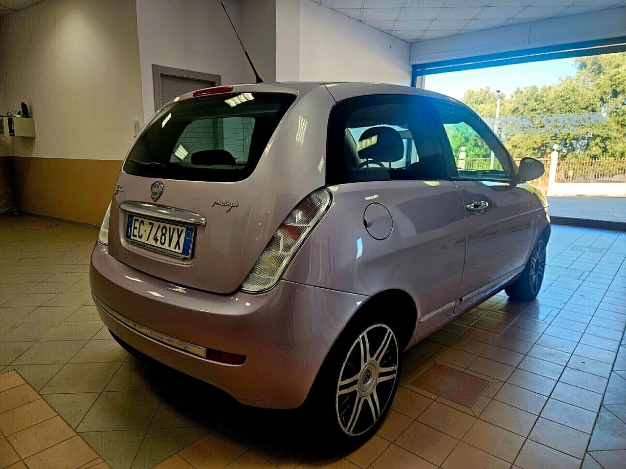 Lancia Ypsilon 1.3 MJT 75 CV Elle