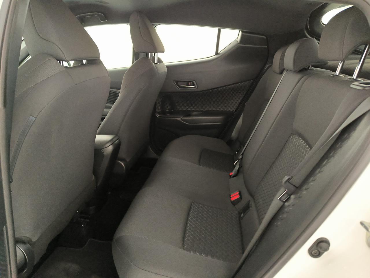 Toyota C-HR 1.8 hev active fwd e-cvt