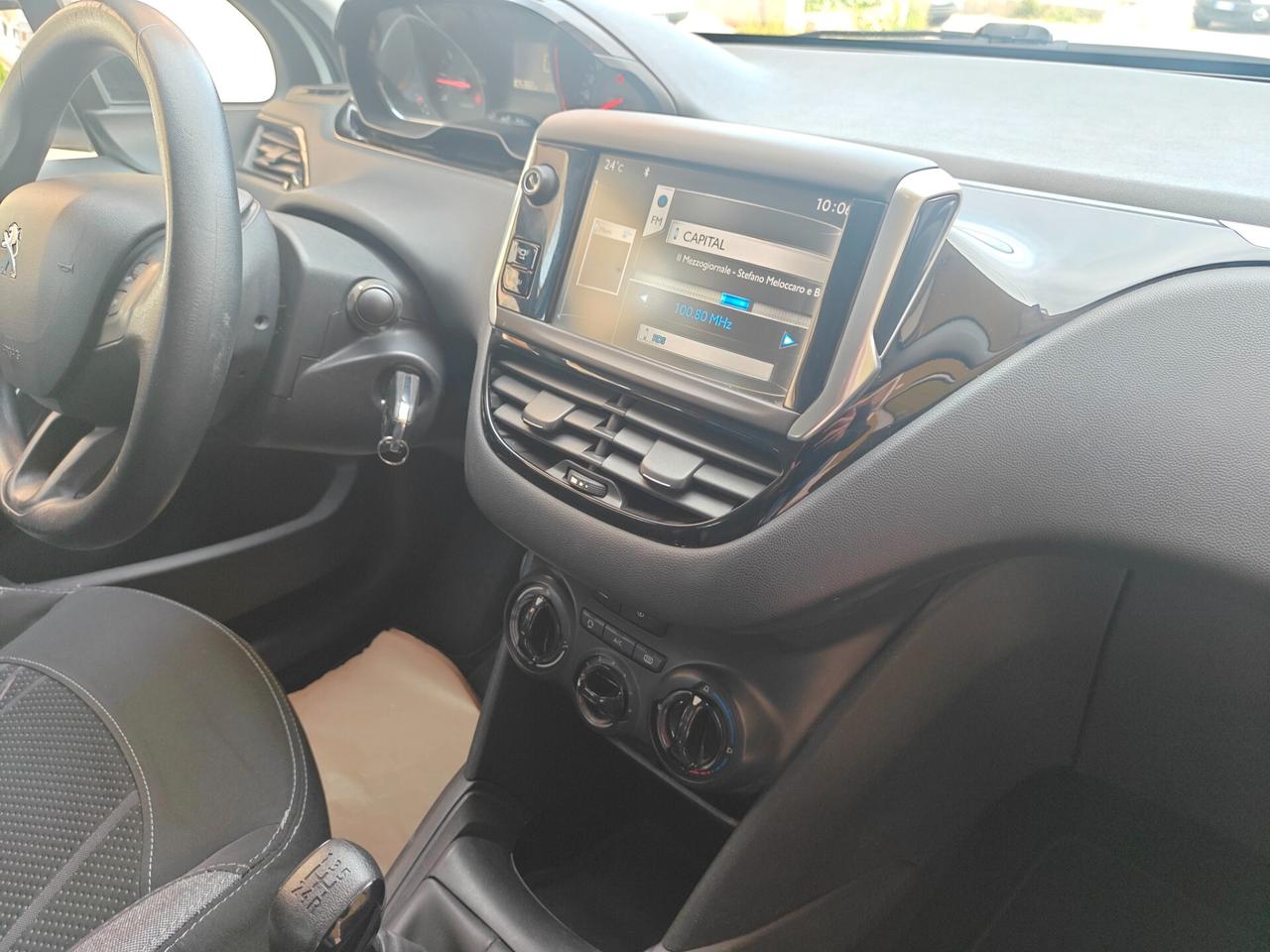 Peugeot 208 1.2 VTi Active Ok neop