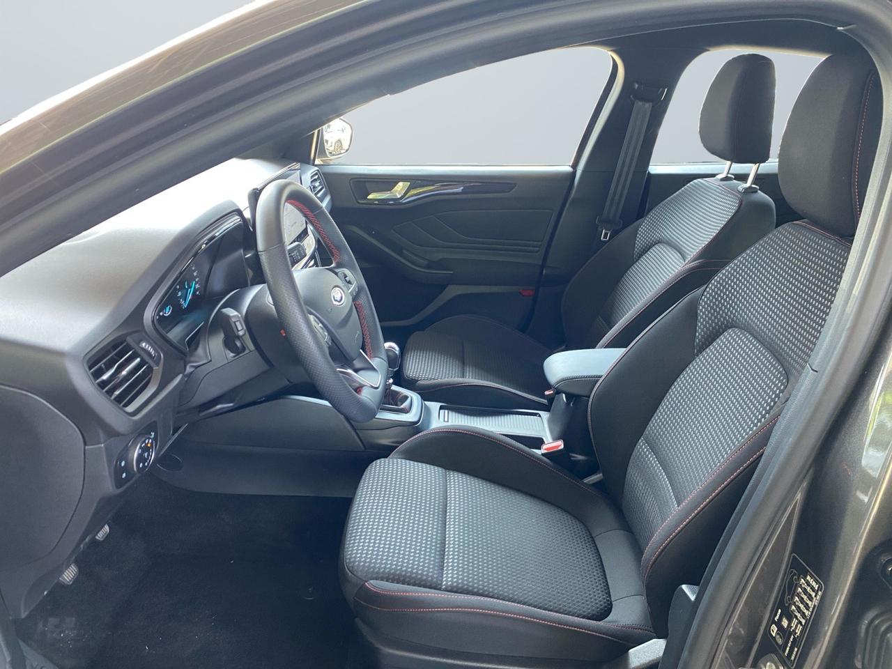 FORD Focus V 2022 - Focus 1.0 ecoboost h ST-Line Design 125cv
