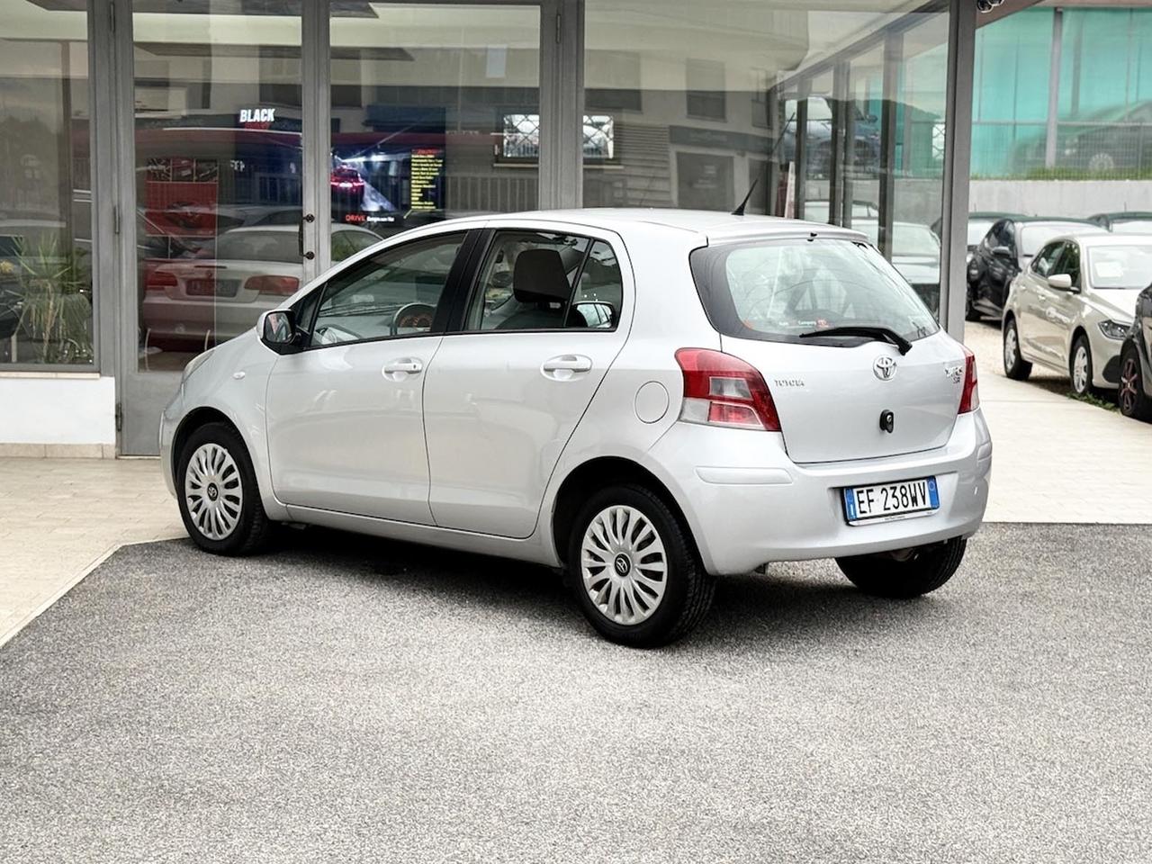 Toyota Yaris 1.0 Benzina 69 CV E5 - 2010
