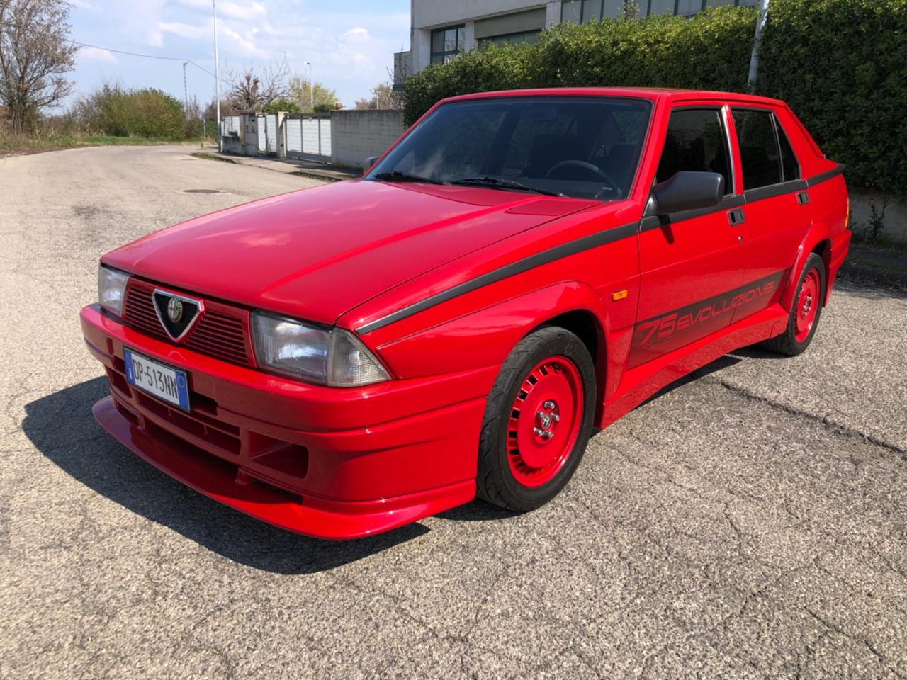 Alfa Romeo 75 1.8i turbo evoluzione fuori serie