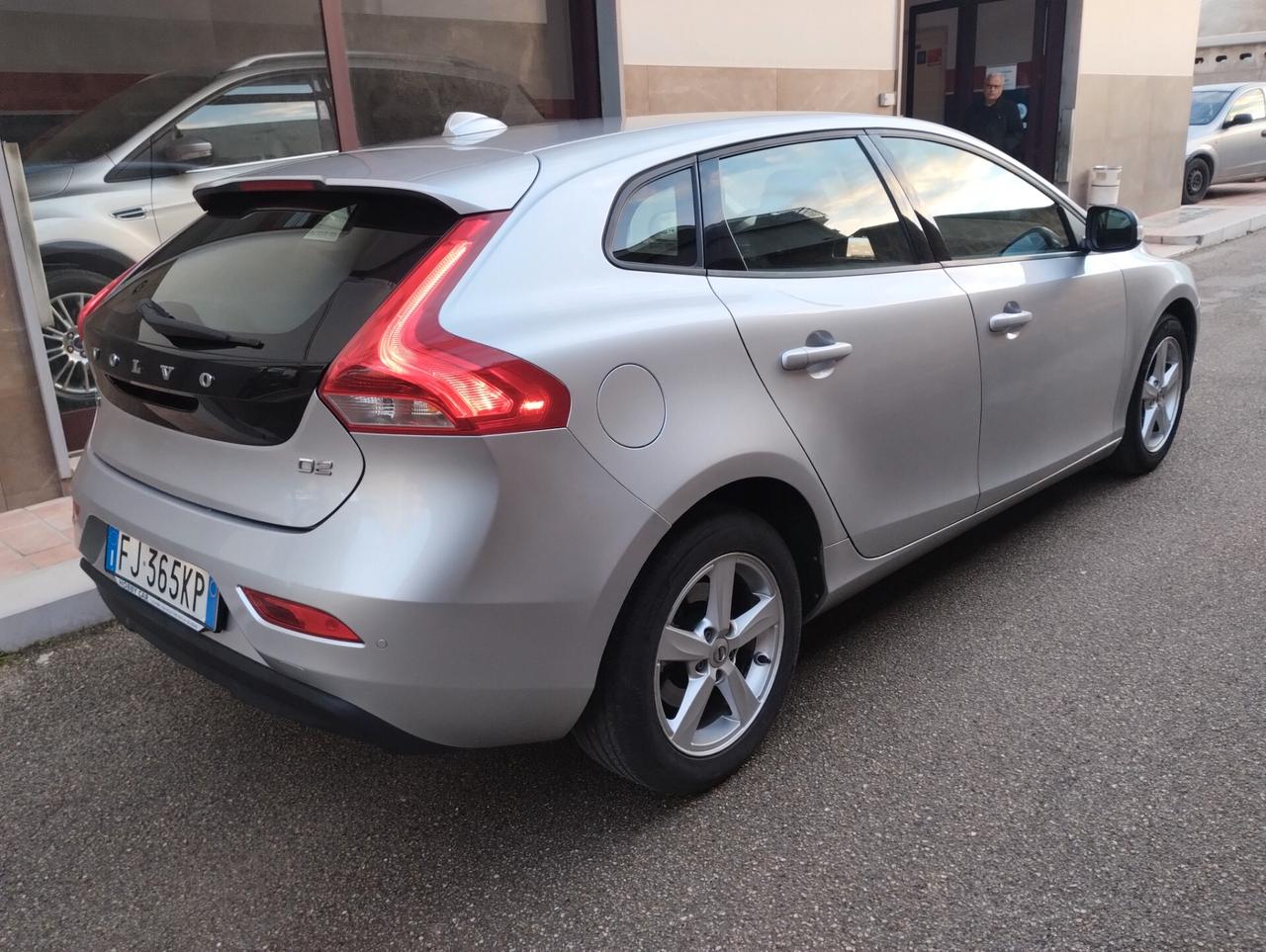 VOLVO V40 BUSINESS 2.0 D2 120 CV – 2017