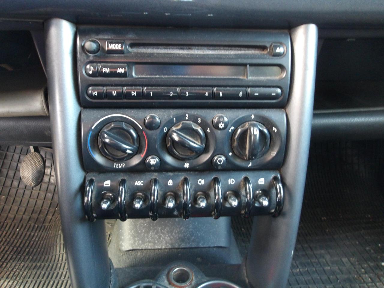 Mini 3 Porte One D De Luxe 1.4