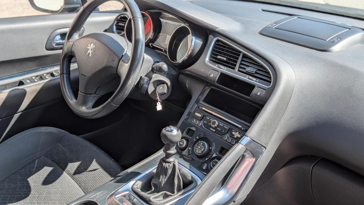 Peugeot 3008 1.6 HDi 115CV Allure
