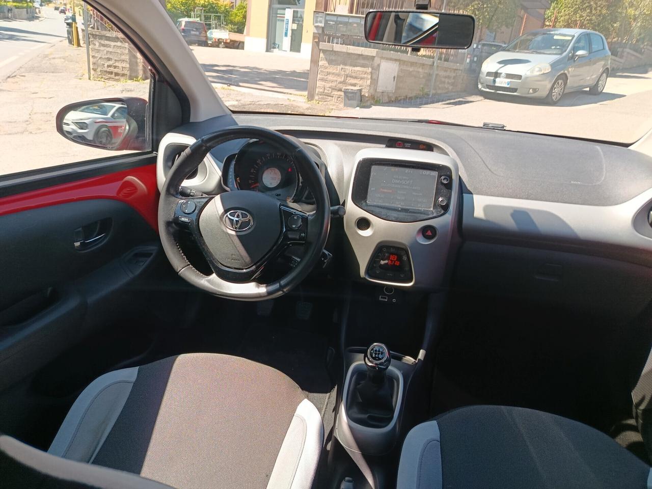 Toyota Aygo 1.0 VVT-i 69 CV 5 porte x-cite