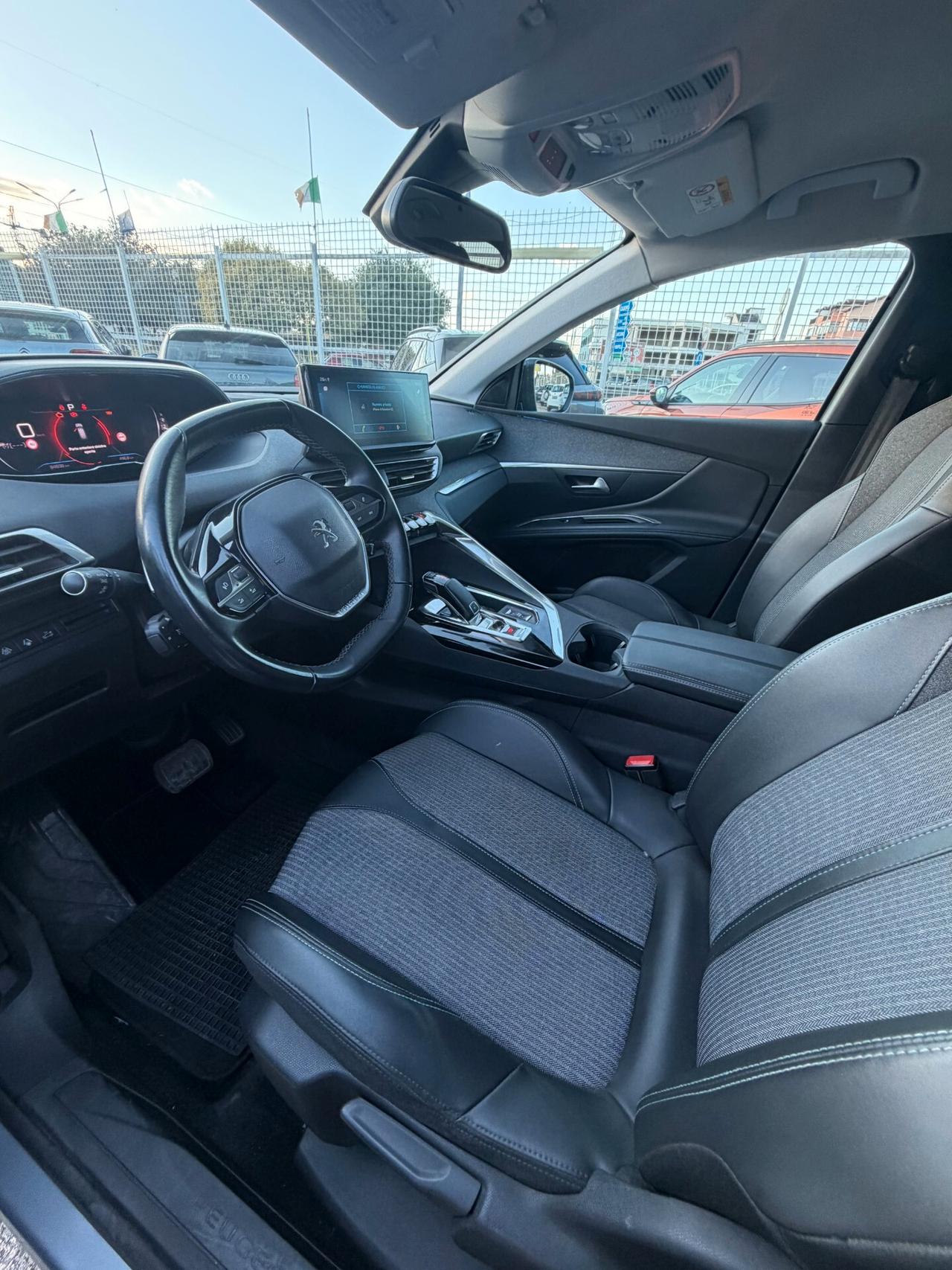 Peugeot 3008 BlueHDi 130 S&S EAT8 Allure