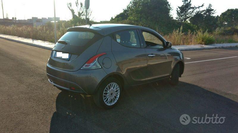 Lancia Ypsilon 1.2 69cv Silver