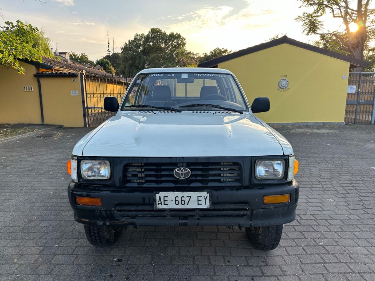 TOYOTA HILUX 4x4