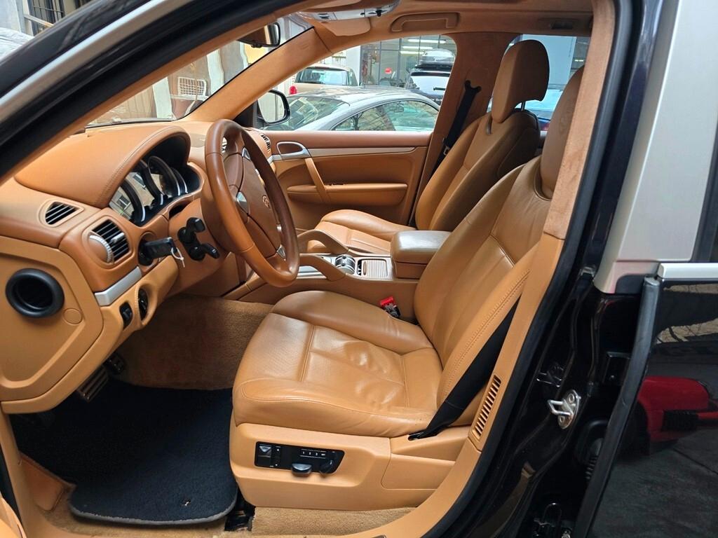 Porsche Cayenne 4.5 cat Turbo S BOOK/CRS