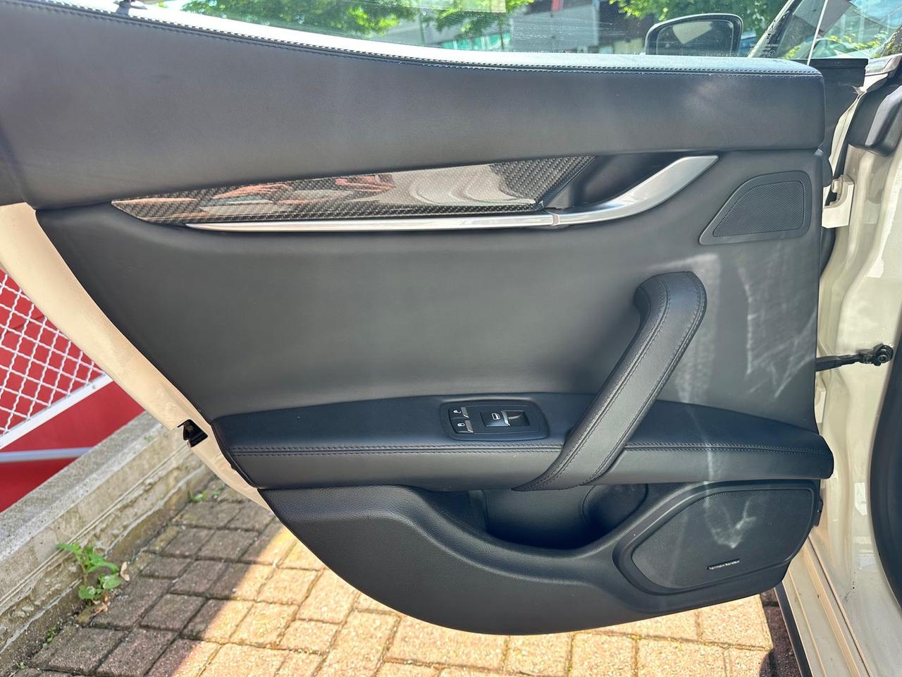 Maserati Ghibli SQ4 3.0 V6
