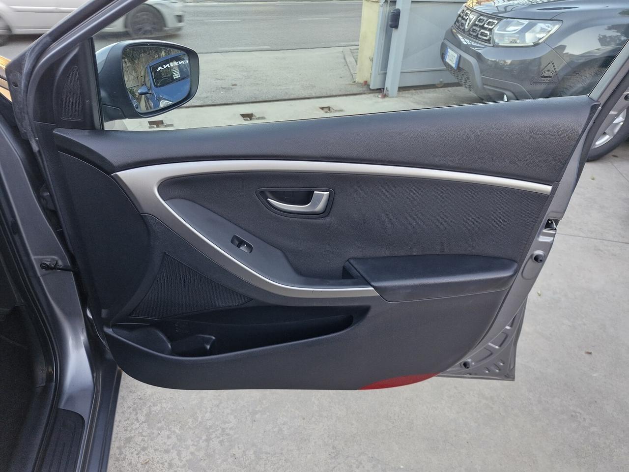 HYUNDAI I30 1.6 CRDi128CV TAGLIANDATA HYUNDAI