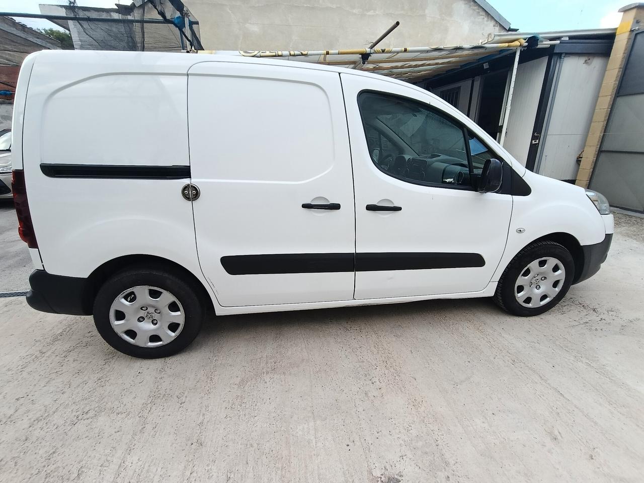 Peugeot Partner Tepee 1.6 e-HDi 92 CV S&S Outdoor