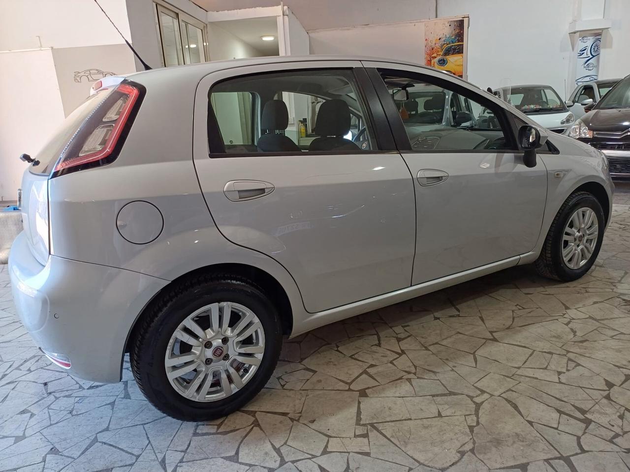 Fiat Punto 1.2 8V benzina 5 porte Lounge - 2014