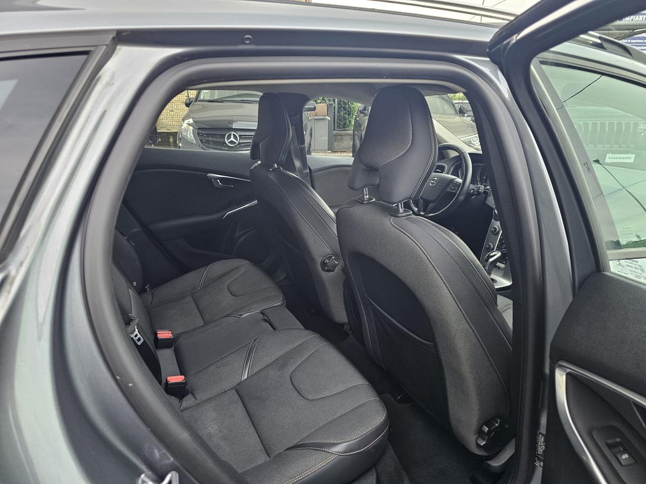 Volvo V40 Cross Country D2 Geartronic Business