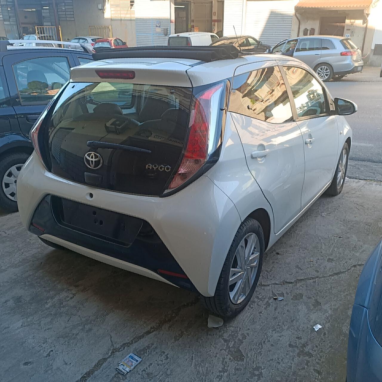 TOYOTA Aygo 2ª serie - 2016 KM SOLO 68000 CABRIO PREZZO RIBASSATO