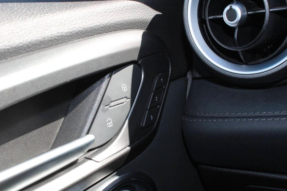 Alfa Romeo Tonale 1.5 hybrid Ti 160cv tct7 Con TELECAMERA POSTERIORE